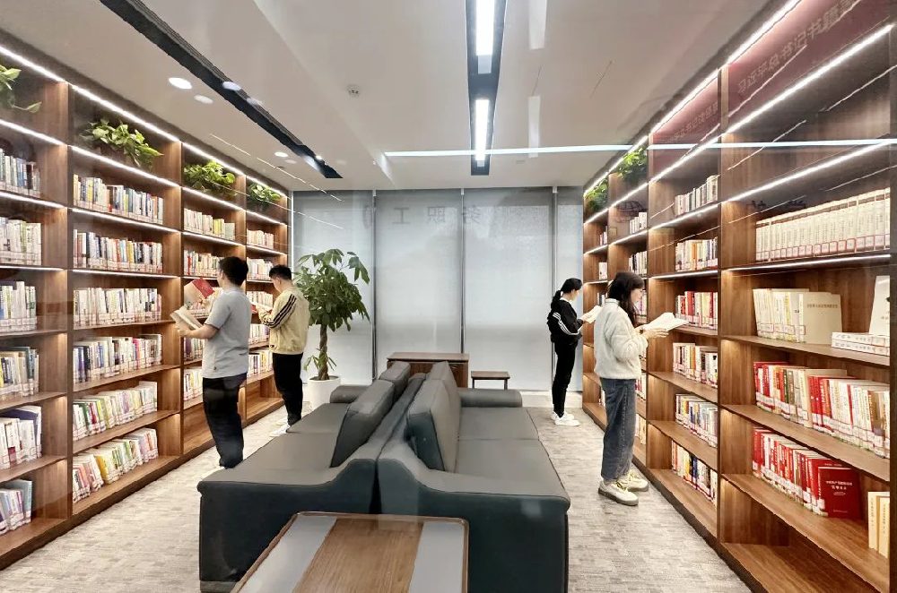 建設(shè)學(xué)習(xí)型企業(yè) 打造書香“遠(yuǎn)洋” 江蘇遠(yuǎn)洋“職工書屋”建成開放