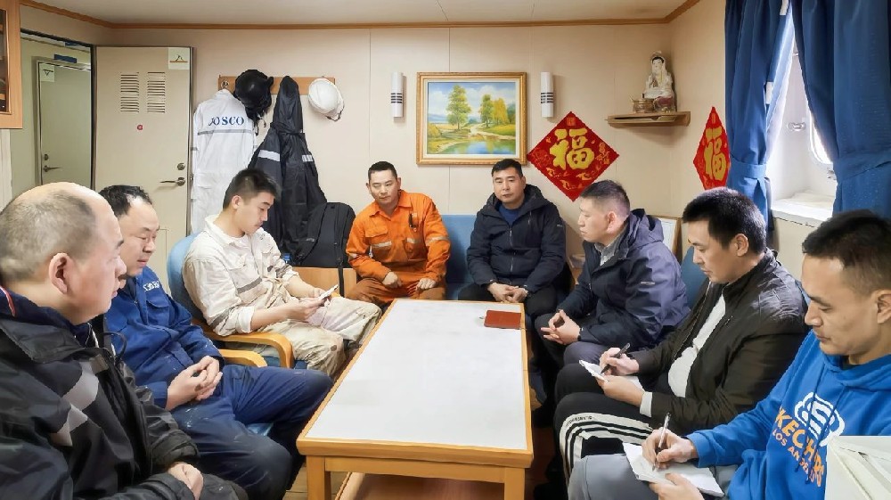 共筑安全防線，傳遞新春溫暖—— 江蘇遠洋所屬散貨公司對“江遠永州”輪開展安全檢查與春節(jié)慰問活動