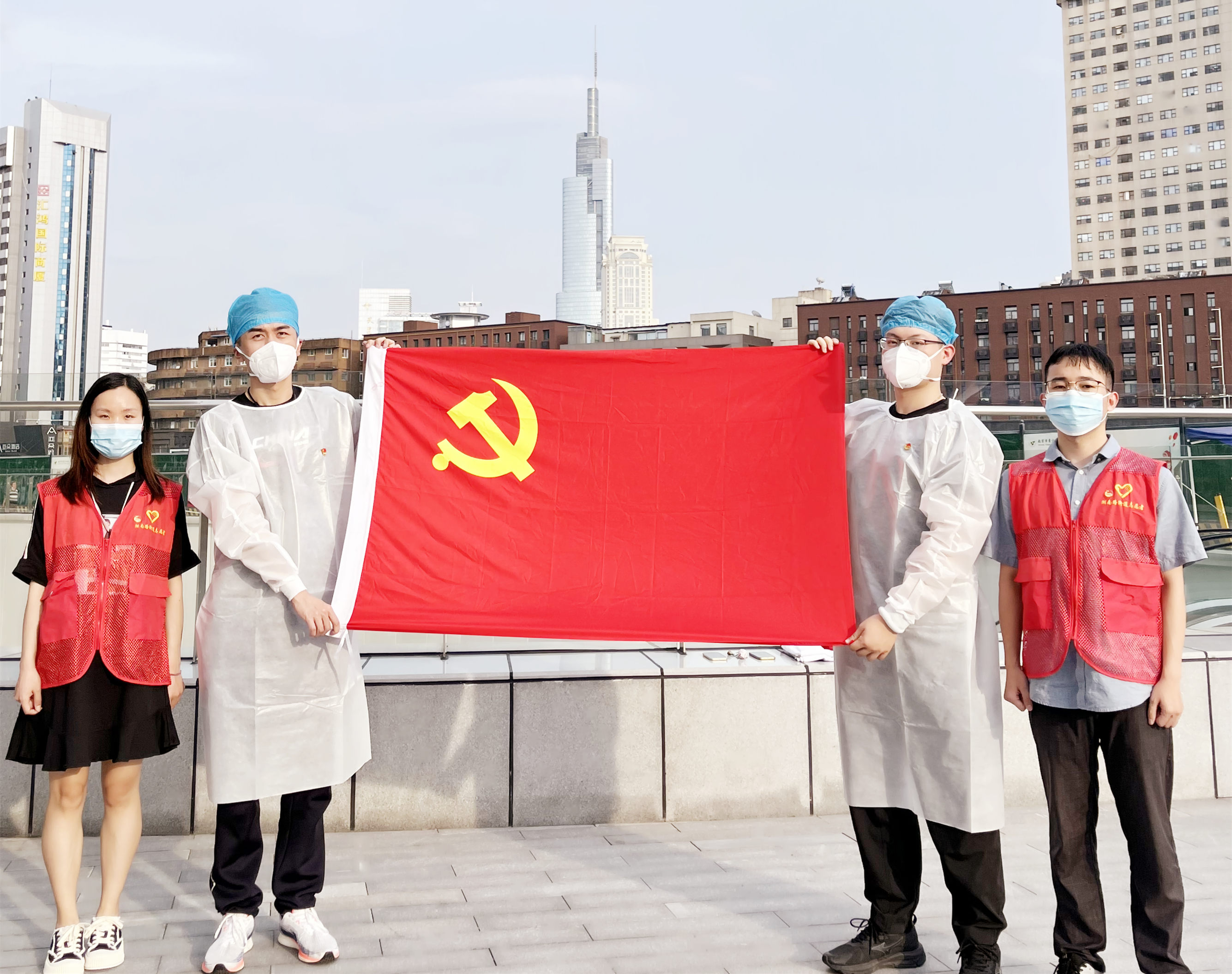 疫戰(zhàn)到底 | 黨員團(tuán)員齊上陣，這個(gè)夏夜我們這樣度過