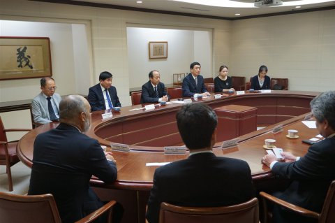 江蘇省港口集團(tuán)王永安董事長一行赴日本東京NK船級(jí)社進(jìn)行交流訪問并簽署戰(zhàn)略合作協(xié)議