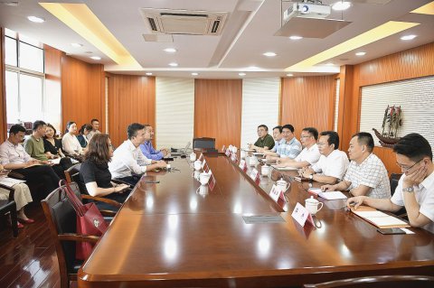 新加坡億中海運來我司拜訪