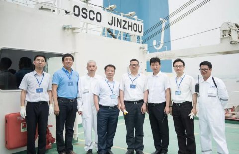 江蘇遠(yuǎn)洋領(lǐng)導(dǎo)班子深入船舶開展主題教育