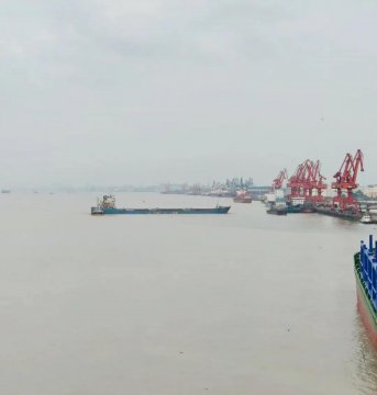 嚴(yán)部署 重檢查 強(qiáng)落實 “江遠(yuǎn)蘇州”輪筑牢防汛“安全墻”