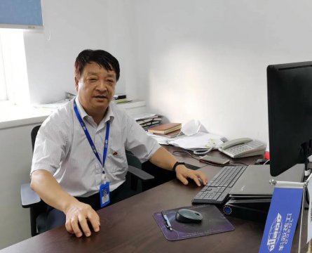 【先鋒風(fēng)采】心系船舶安全 恪盡職守護(hù)航 ——記省港口集團(tuán)優(yōu)秀共產(chǎn)黨員、江蘇遠(yuǎn)洋安全總監(jiān)駱成華