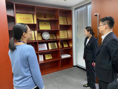 結(jié)對(duì)共建謀發(fā)展 互學(xué)互幫共提升