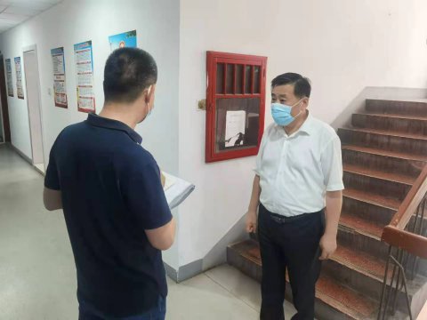 晁陽突擊檢查疫情防控工作落實情況