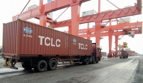 江蘇遠(yuǎn)洋徐州區(qū)域內(nèi)外貿(mào)聯(lián)運成功首航